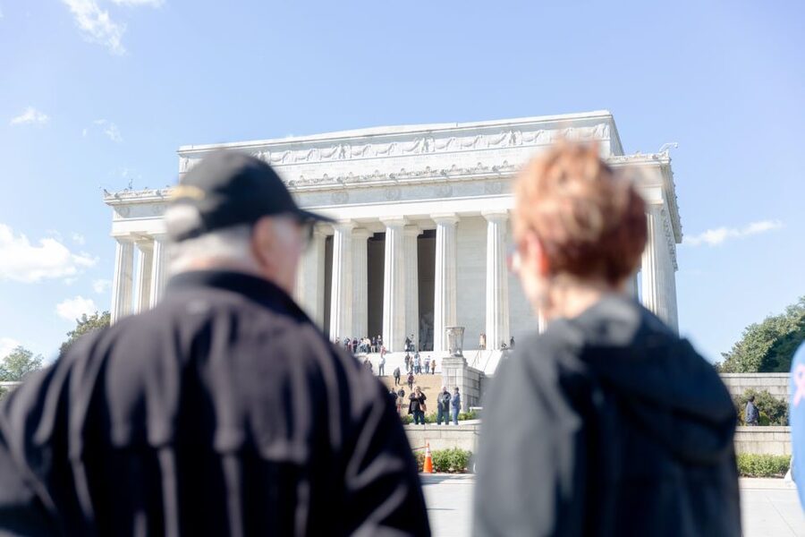 2 For 1! DC Highlights & Arlington Cemetery Tour Bundle - DC Highlights on the Clock: Capitol, White House, and Memorials