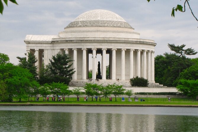 2-Hour National Mall Walking Tour from Washington DC - What to bring so the walk feels easy