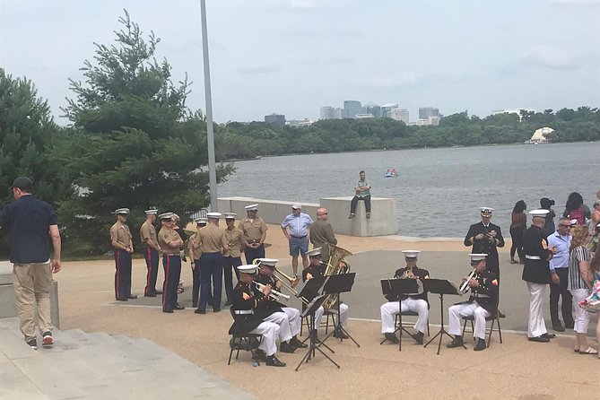 3-4 Hour Private DC City Moonlight Tour by Van - Riding up to the White House north gate: the ending you remember