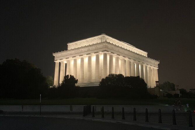 3- Hour Private Customizable Moonlight Washington DC Tour - US Capitol and Supreme Court Drive-By: Start With DC’s Power Center