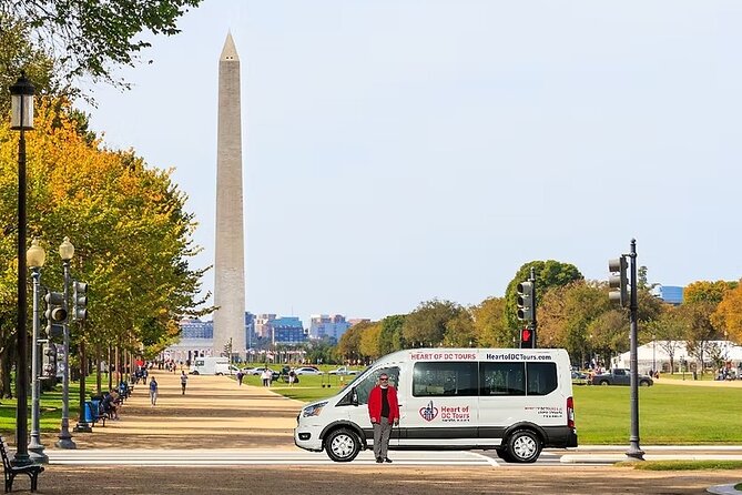 4-Hr DC Monuments Small Group Sightseeing Guided Tour - Meeting point, timing, and the mobile ticket + audio setup