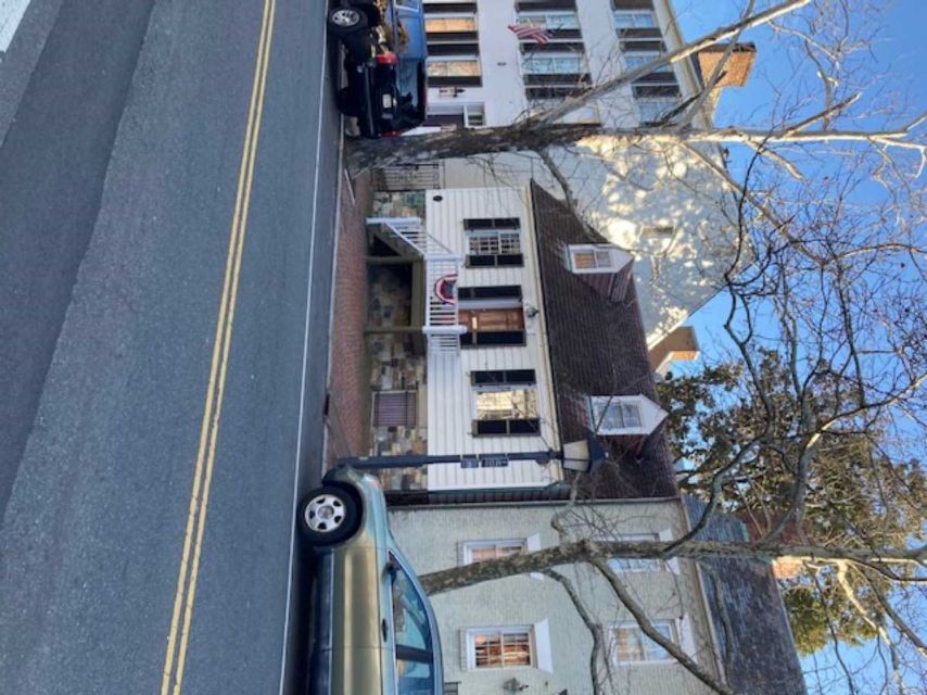 Alexandria: Walking Through George Washington's Alexandria - Meeting at 221 King St.: how the tour starts