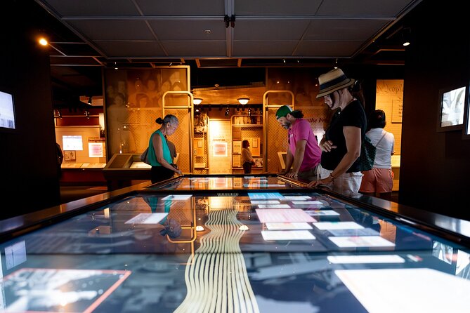 America’s 250th VIP Tour: Archives, Portraits & History 6 ppl Max - What the guides do best: making big museums feel manageable