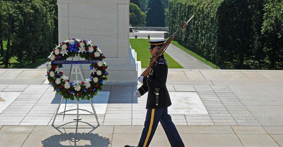 Arlington Cementary & Guard Ceremony with Iowa Jima Memorial - Meeting at the Welcome Center and getting inside smoothly