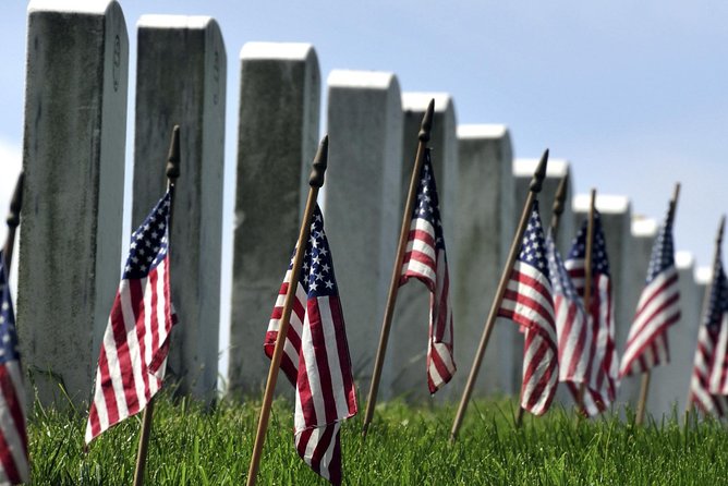 Arlington Cemetery and DC Highlights Tour - Comfort and sound on a 55-person bus: your quiet variable