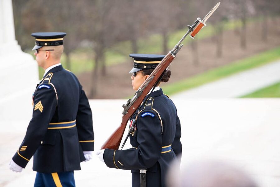 Arlington Cemetery: Changing of the Guard & Small-Group Tour - Key moments that make this Arlington tour work