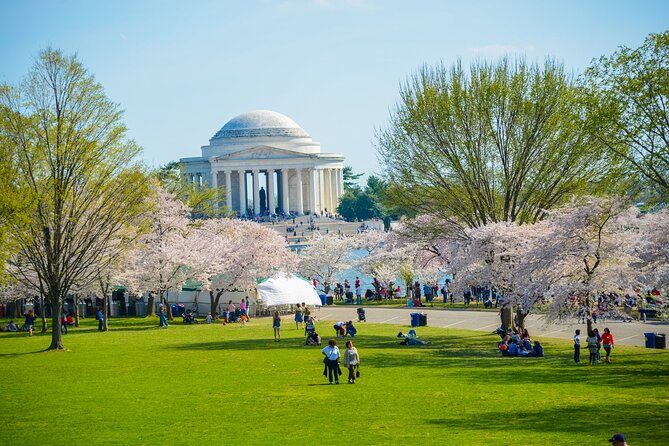 Best of DC: Hop-on Hop-off, Night Tour, and Arlington Audio Guide - White House photo perk and the small extras that add up