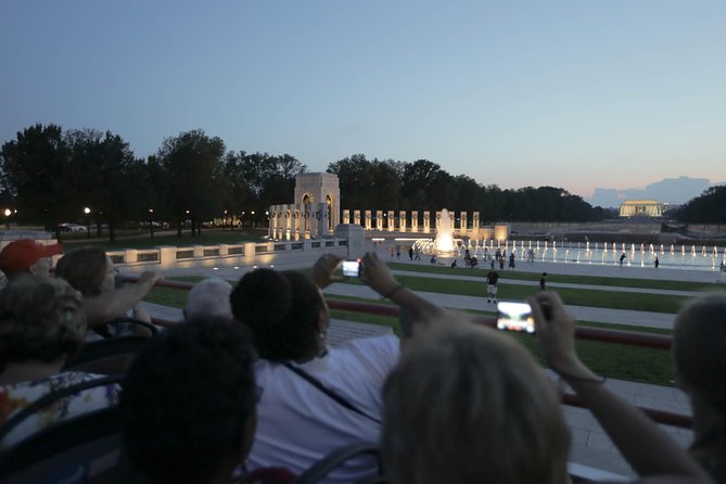 Big Bus DC: Monuments & Memorials Night Tour by Open-top Bus - Comfort on the top deck: cold air and photo power