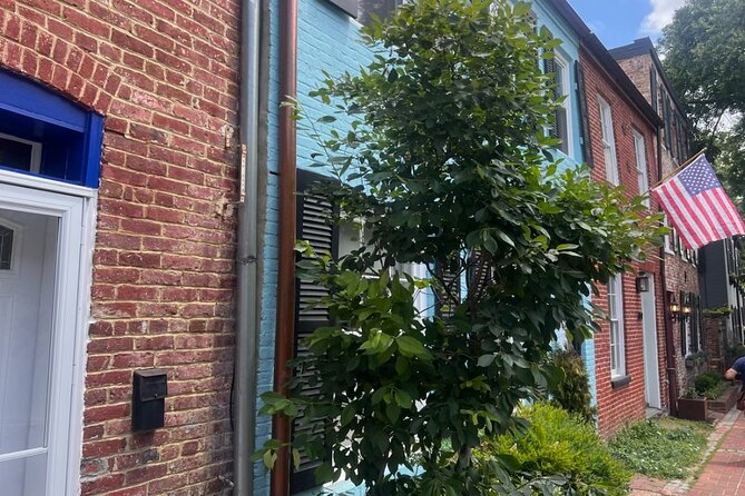 Cobblestones & Croissants: A Morning Food Tour in Georgetown, DC - Key highlights at a glance