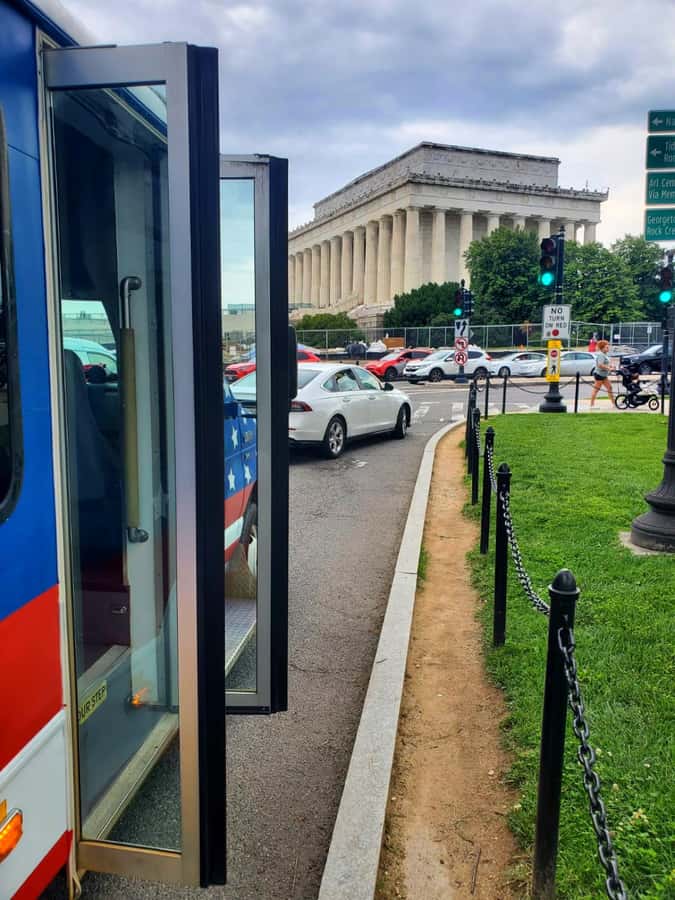 D.C: Monuments & History Guided Open-Air Bus Tour-Day &Night - Washington Monument Up Close (Without the Full Day Commitment)