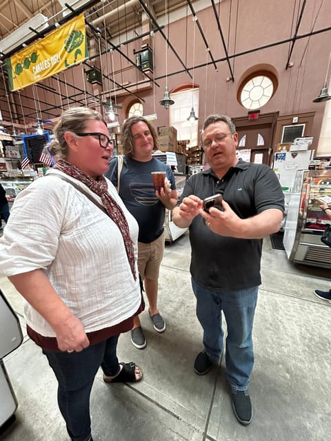 DC: Eastern Market Eats Food Tour (5 Food Stops + Dessert) - Marine Barracks and the oldest Marine Corps post: learning with a guided moment