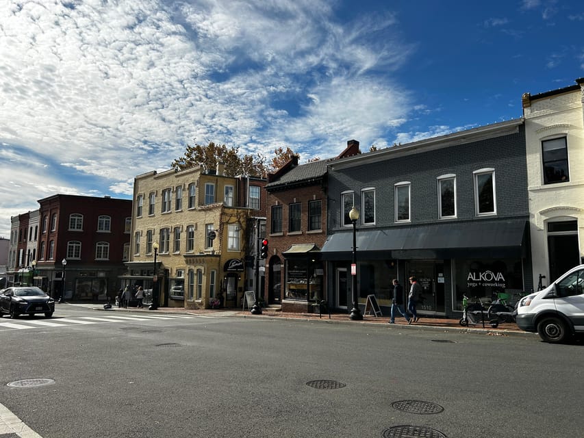 DC: Georgetown History & Architecture Tour with Local Guide - Real-world guide energy: what you can expect from the storytelling style