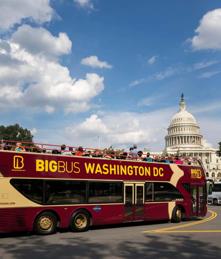 DC: Hop-On Hop-Off with 17 Stops plus Arlington Walking Tour - National Mall Power Stops: Lincoln Memorial, Washington Monument, and the White House Area