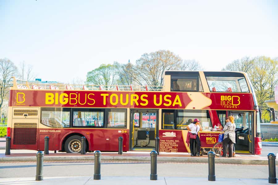 DC: Hop-On Hop-Off with 17 Stops plus Arlington Walking Tour - Tidal Basin Memorials: MLK and FDR Without Over-Walking