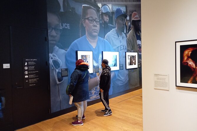 DC Landmarks Walking Tour + African American Museum Admission - African American museum entry: reserved tickets plus smart expectations