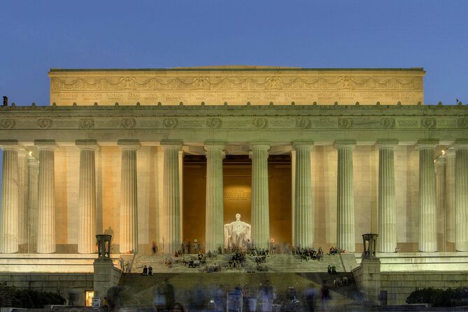 DC Landmarks Walking Tour + African American Museum Admission - White House to the Mall: exterior views with the stories that make them matter