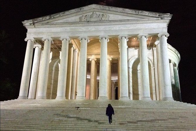 DC Lights Night Tour - White House Viewing from 1600 Pennsylvania Ave NW: History You Can Spot Without a Tour Ticket