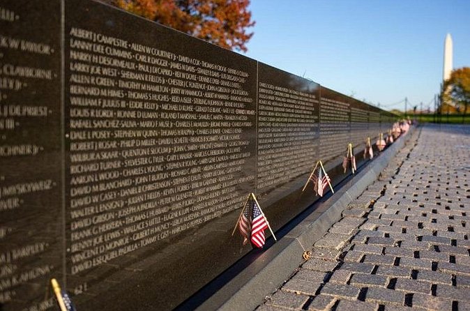 DC Monuments and Memorials Tour Day Tour - World War II, FDR, and MLK: when the monuments lead the story