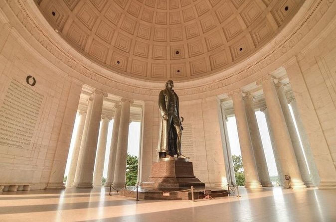 DC Monuments and Memorials Tour Day Tour - How the audio link improves your walk (and why that matters)