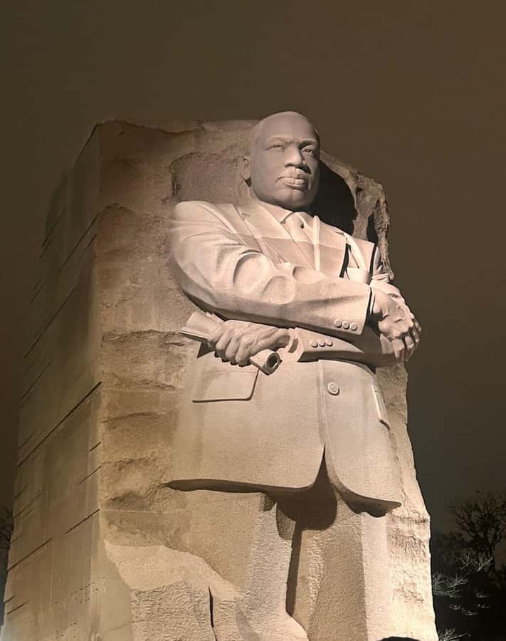 DC: Monuments & Memorials, National Mall Sunset Walking Tour - Why DC’s National Mall looks different after dusk