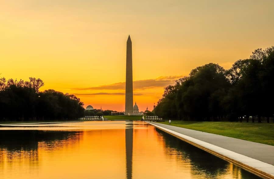 DC: Monuments & Memorials, National Mall Sunset Walking Tour - Lincoln Memorial at night: the speech context hits harder