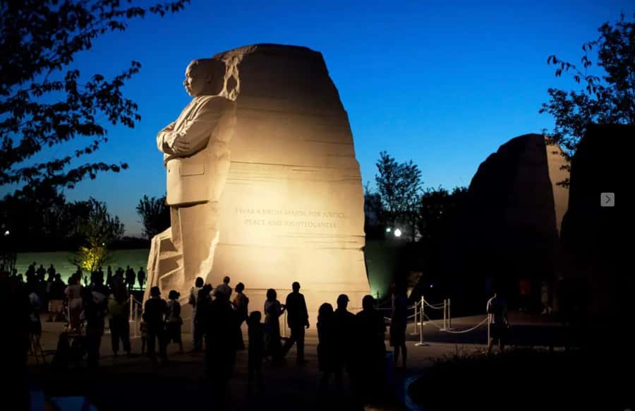 DC: Monuments & Memorials, National Mall Sunset Walking Tour - White House view near 1600 Pennsylvania Ave NW