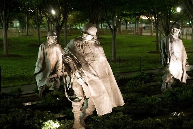 DC Monuments Small Group Guided Night Tour 3 Hours - White House at night: the payoff stop at the right time