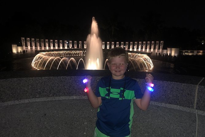 DC Night Tour With Magic LED- Pick Up/Drop, Snacks, LED Bracelets - Snacks, Water, and Bus Comfort: Why Included Food Matters