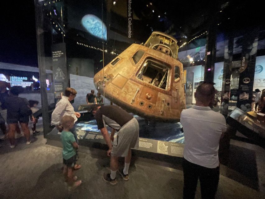DC: Smithsonian Highlights Walking Tour with Air and Space - Museum Stop 2: Natural History Fossils and the Story Behind a “Cursed” Diamond