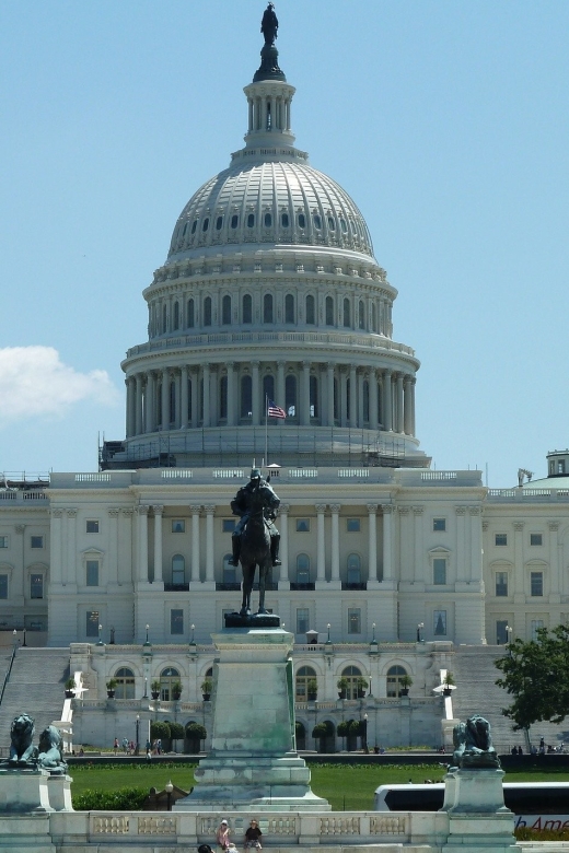 DC: Tour with U.S. Capitol Ground Access - Price and value: $84 for a guided circuit with optional season perks