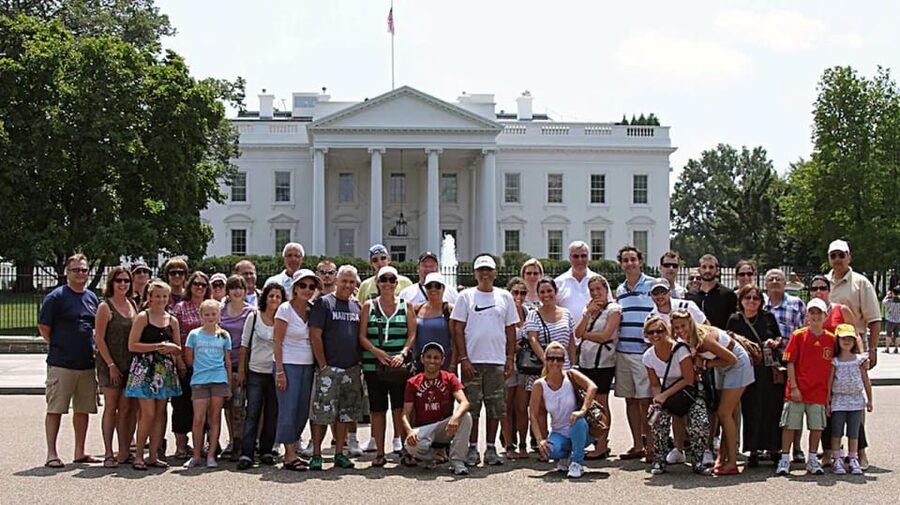 DC: White House, National Mall and Lincoln Memorial Tour - Getting the White House exterior shots you actually want