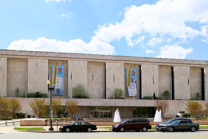 Essential Smithsonian Tour with NMAAHC Timed Entry - Natural History Museum: highlights without losing your bearings