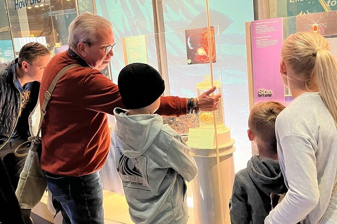 Family Friendly Smithsonian Natural History Museum Private Tour - Wildlife exhibits with polar bears, elephants, and giraffes