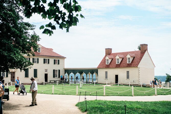 Full-Day Tour of Washington DC with Mount Vernon & Old Alexandria - Jefferson Memorial drive-by talk: an efficient add-on