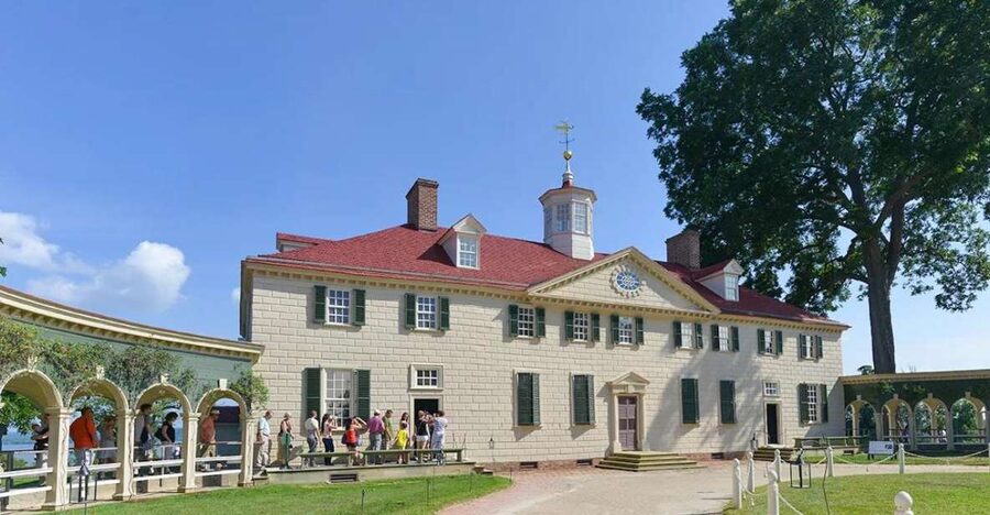 George Washington's Mount Vernon & DC Monuments Night Tour - Old Town Alexandria from the bus: charming streets, limited time on foot