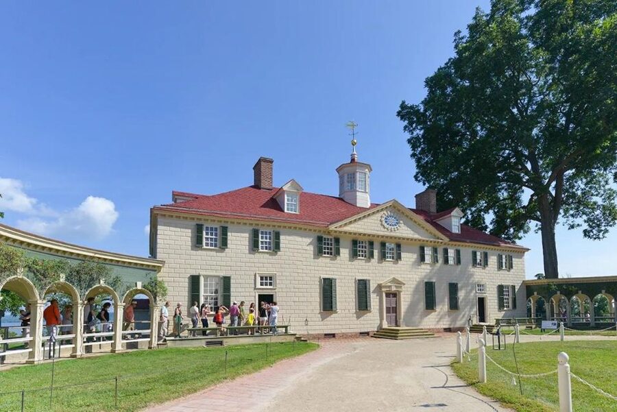 George Washington's Mount Vernon & DC Monuments Night Tour - National Mall after dark: 10 stops, live narration, and easier photos