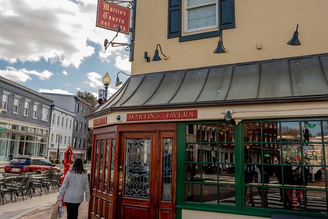 Georgetown Walking Tour: Spies, Presidents, and Exorcist Steps - Meet at Wisconsin Ave: How the Price and Group Size Feel in Real Life