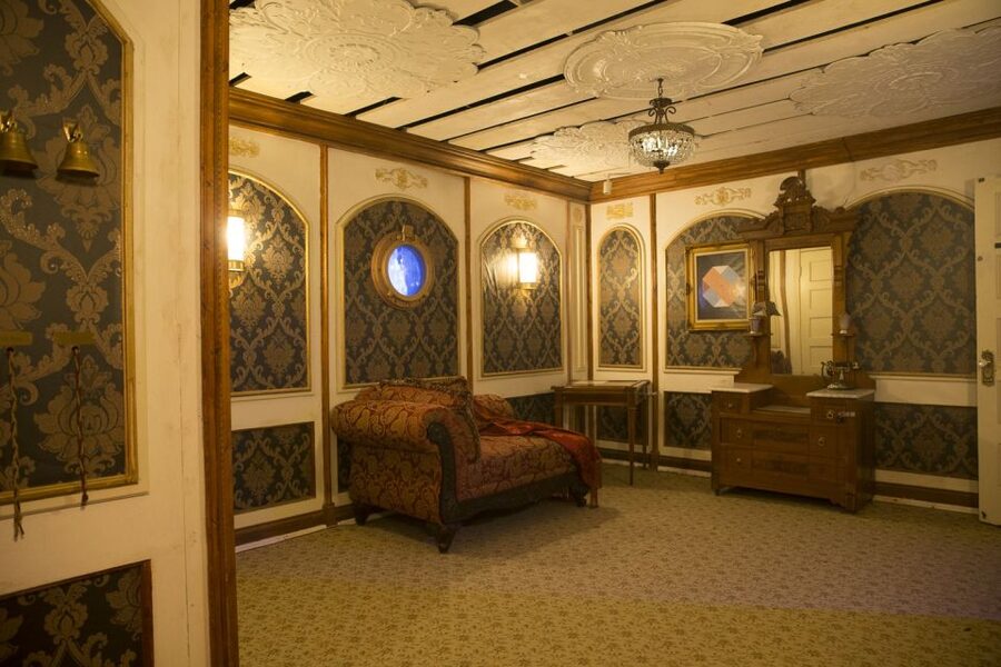 Georgetown, Washington DC: Escape Room Adventure - Group Size, Shared Experiences, and the Real-Life Team Dynamic
