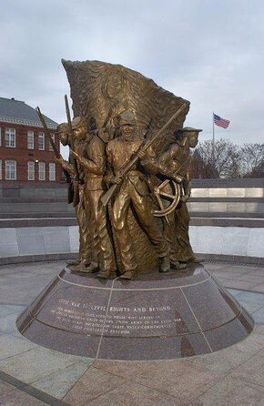 Guided African American History Tour with Reserved Museum Entry - Start at the US Navy Memorial Plaza, Then Get Your Bearings Fast
