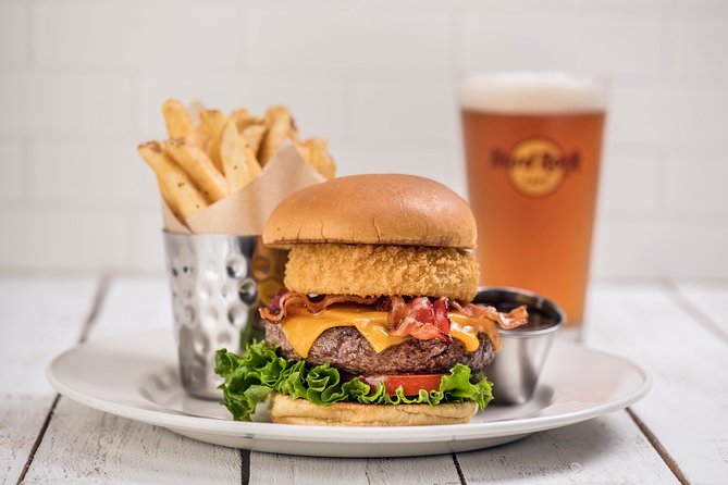 Hard Rock Cafe Washington DC - The experience inside the restaurant: music, energy, and sound levels