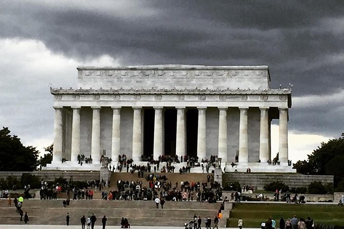 Monuments and Memorials Architectural Walking Tour - Lincoln Memorial: the longest stop and the calm payoff