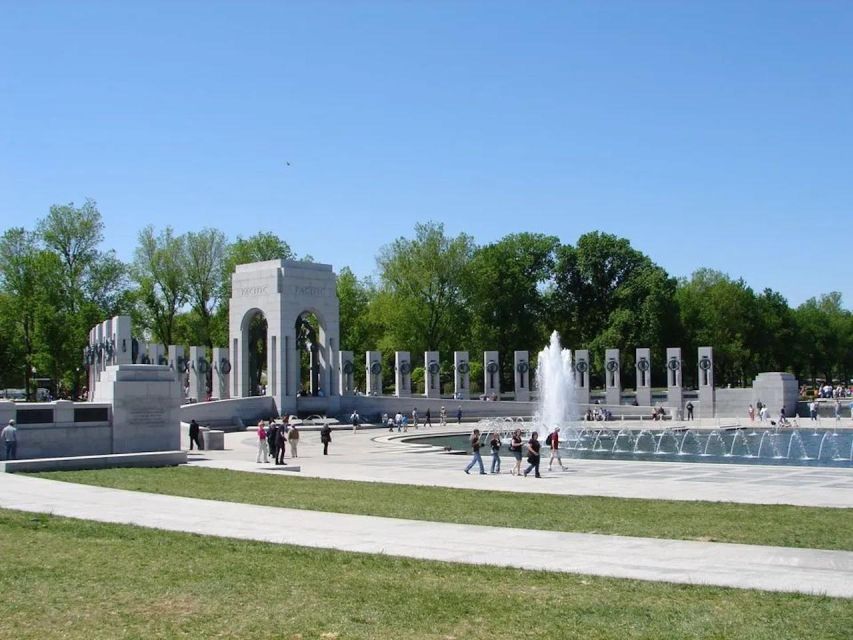 Monuments Bus Tour with 10 Stops, Optional US Capitol Entry - Capitol Hill upgrade: what changes with U.S. Capitol entry