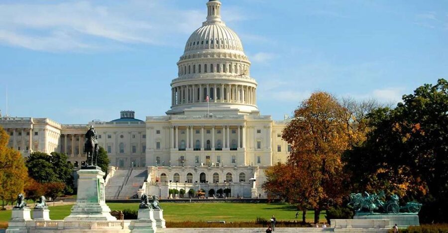 Monuments Bus Tour with 10 Stops, Optional US Capitol Entry - The 3–6 hour format: coach rides, photo stops, and optional walking