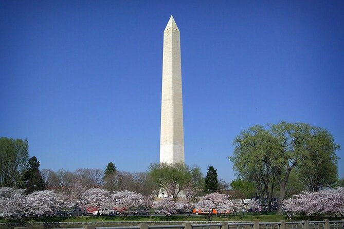 Monuments of DC Tour with Washington Monument or Museum Tickets - Lincoln Memorial (30 minutes) Plus Nearby Memorials: The Most Time-You-Get Stop