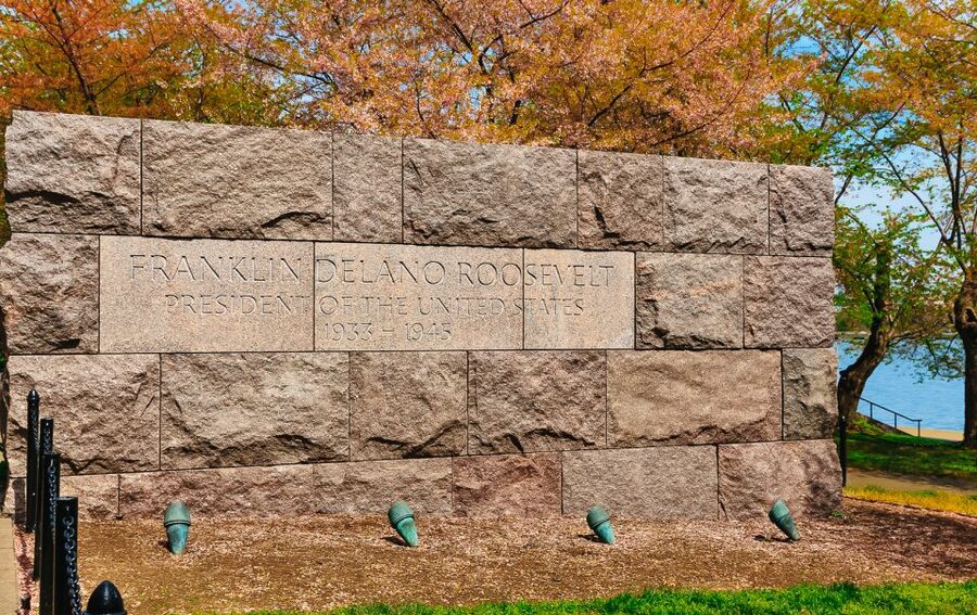 National Mall Tour with 10+ Stops, Boat Cruise, Entry Tickets - The Memorial Mile: FDR, WWII, Marine Corps, and More