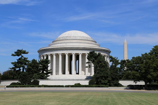 Open-Top or Glass-Top National Mall Bus Tour Plus Seasonal Cruise - First block: Navy Memorial, Capitol area, then the White House photos