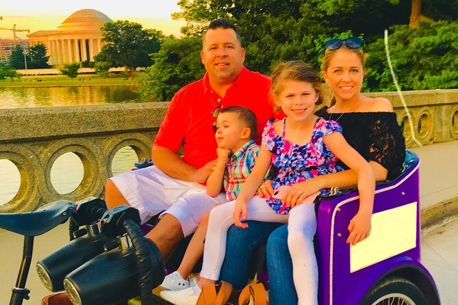 Pedicab Sightseeing Tour on the National Mall - Lincoln and Vietnam Veterans Memorial: union, sacrifice, and minimalist impact
