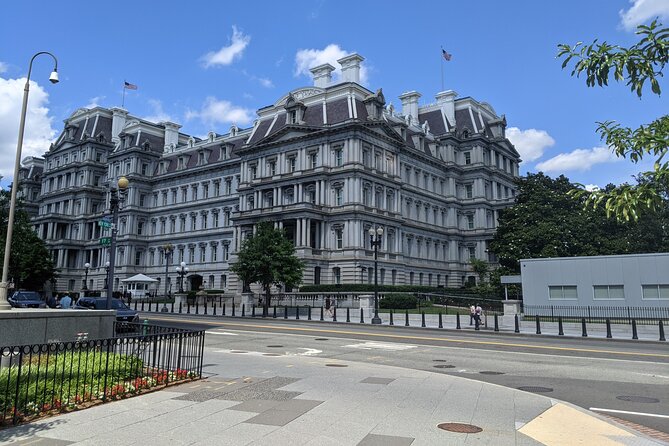 Presidents' Residences Walking Tour: Lafayette Sq + Foggy Bottom - Lafayette Square: The President’s Park Feeling in 40 Minutes