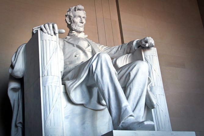 Private Customized Washington DC City Tour by Van - Lincoln Memorial: budget time for photos and context