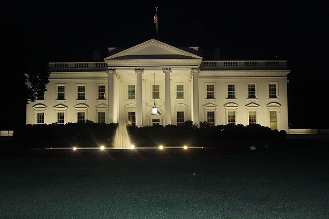 Private Night-Time Monuments Tour of DC for up to 10 Guests - The little extras that make this feel smoother